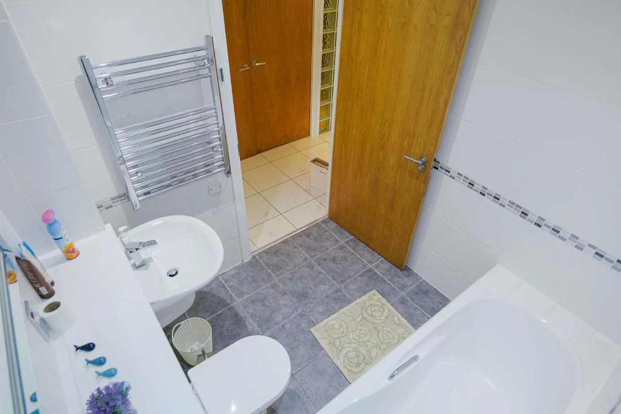 Stunning Holiday Stay With Free Gym And Parking Cardiff Apartment