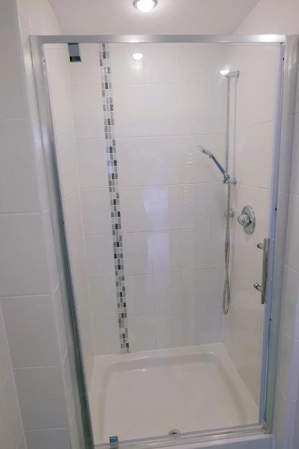Stunning Holiday Stay With Free Gym And Parking Cardiff